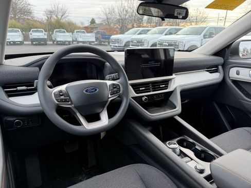 New 2026 Ford Explorer Active RWD image 18