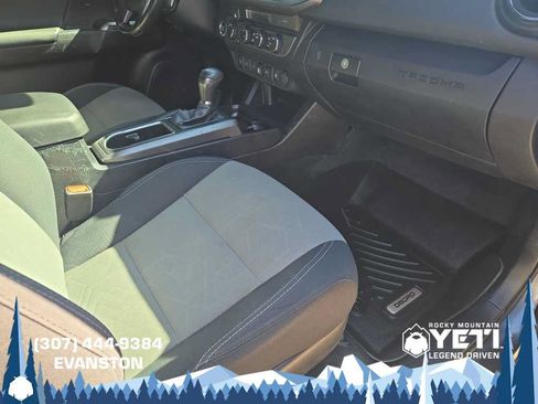 Used 2022 Toyota Tacoma TRD Off-Road w/ Technology Package AWD/4WD image 11