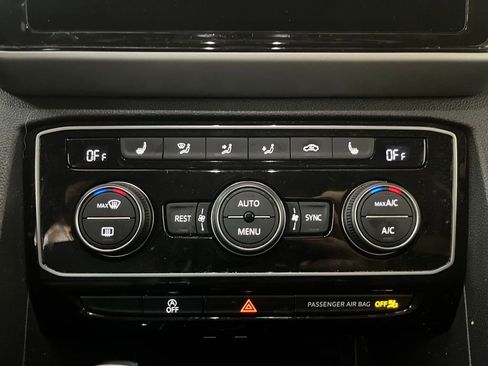 Certified 2022 Volkswagen Atlas SE image 17