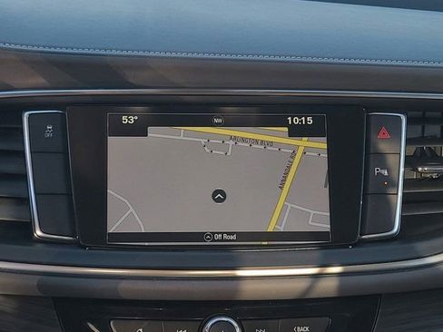 Used 2018 Buick Enclave Essence image 21