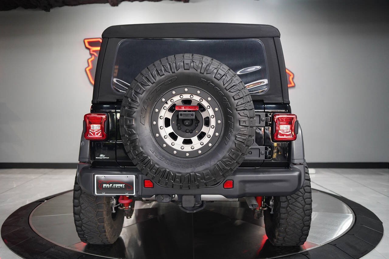 Used 2018 Jeep Wrangler Unlimited Rubicon AWD/4WD image 40