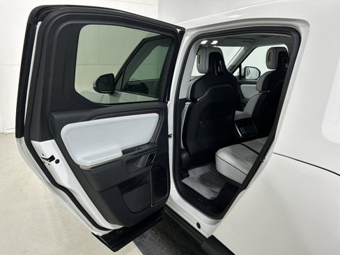 Used 2023 Rivian R1T Adventure image 17