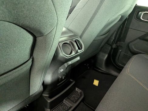 Certified 2025 Jeep Wrangler Unlimited Sahara image 31