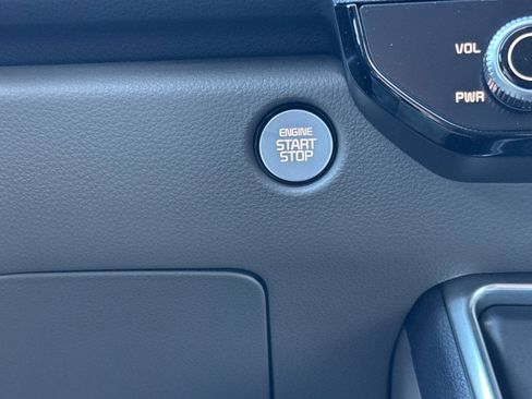 New 2026 Kia Carnival EX image 24