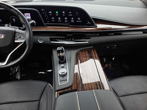 Certified 2024 Cadillac Escalade Premium Luxury w/ Performance Package image 19
