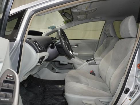 Used 2015 Toyota Prius Two FWD image 11