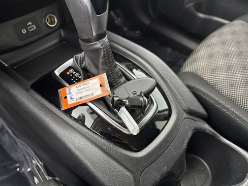 Used 2020 Nissan Rogue Sport SV AWD/4WD image 31