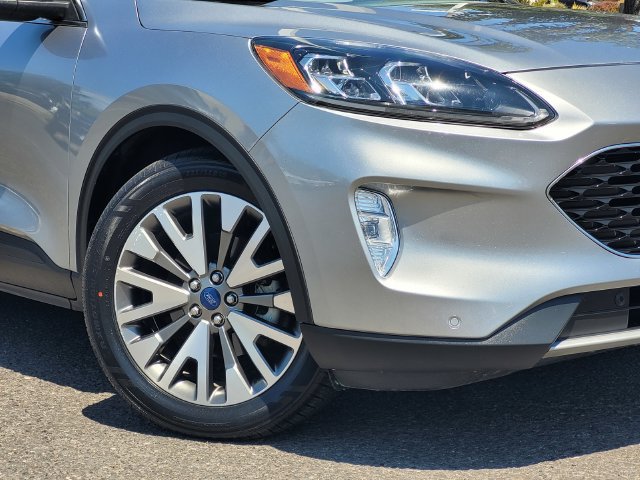 Used 2022 Ford Escape Titanium FWD image 4