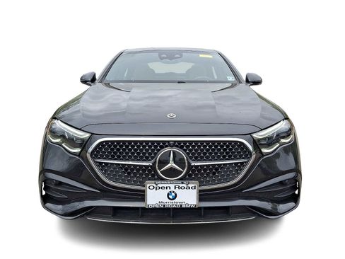Used 2025 Mercedes-Benz E 350 4MATIC Sedan image 2