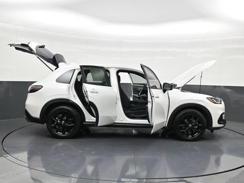 Used 2025 Honda HR-V Sport image 34