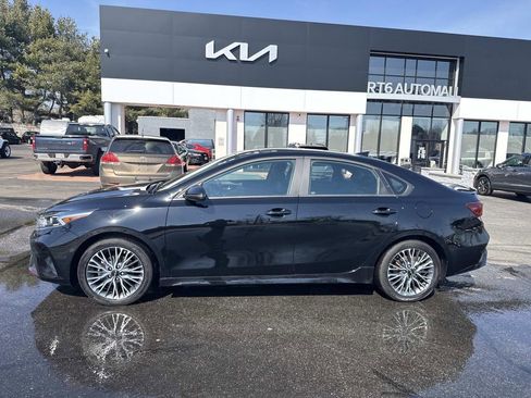 Used 2024 Kia Forte GT-Line w/ GT-Line Premium Package image 2