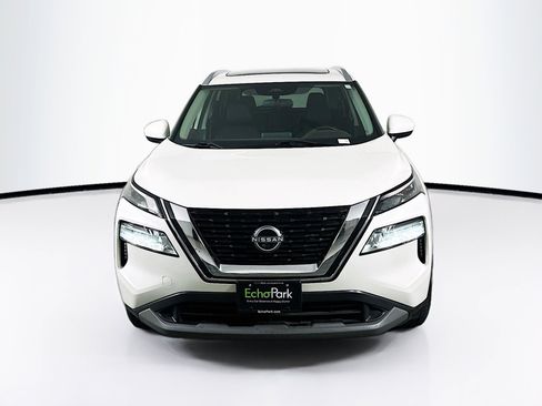 Used 2023 Nissan Rogue SV w/ SV Premium B Package image 2