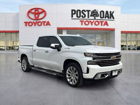 Used 2019 Chevrolet Silverado 1500 High Country w/ Technology Package AWD/4WD image 1
