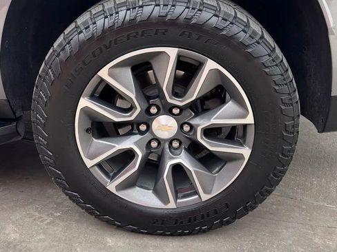 Used 2021 Chevrolet Tahoe LT w/ Rear Media and Nav Package image 8