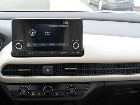 Used 2024 Honda HR-V LX image 8