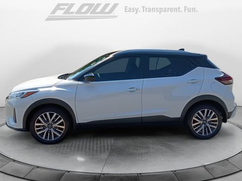 Used 2023 Nissan Kicks SV FWD image 4
