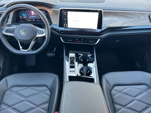 New 2026 Volkswagen Atlas SE FWD image 11