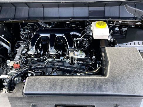 Used 2025 Nissan Pathfinder S image 11