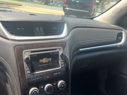 Used 2017 Chevrolet Traverse LT w/ Style and Technology Package AWD/4WD image 12