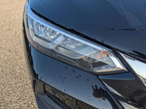 Used 2023 Nissan Sentra SV FWD image 10
