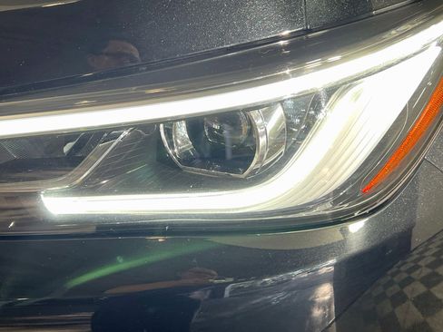 Used 2023 INFINITI QX80 Sensory w/ All-Season Package AWD/4WD image 12