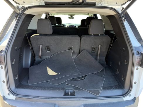 Used 2020 Chevrolet Traverse LT w/ Driver Confidence II Package image 17