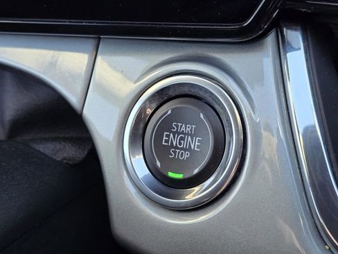 Used 2025 Chevrolet Trax LT w/ LT Convenience Package image 23