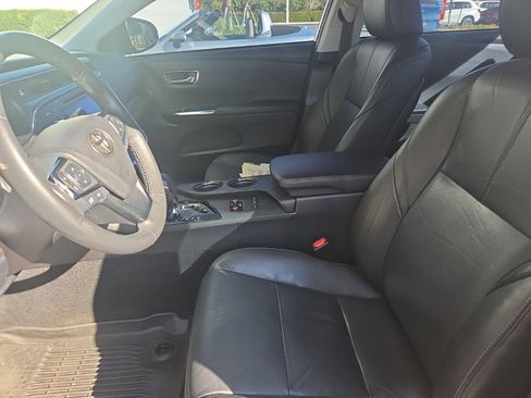 Used 2018 Toyota Avalon XLE image 15