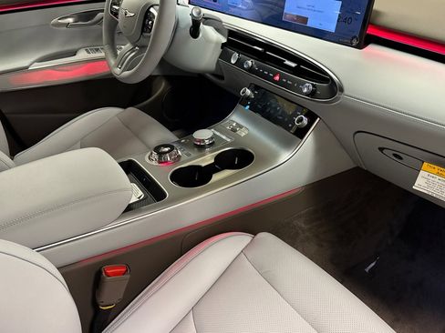 New 2026 Genesis GV70 2.5T Advanced AWD/4WD image 16