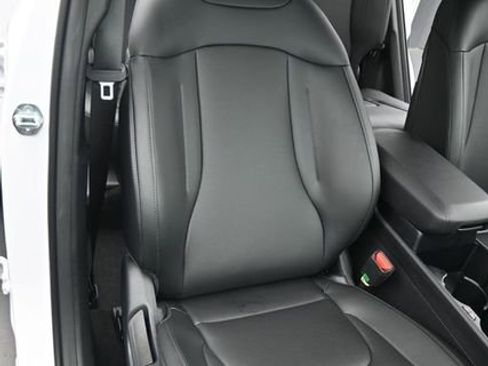 Used 2025 Kia Sportage EX image 15