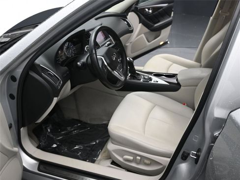 Used 2018 INFINITI Q50 Luxe w/ Essential Package (3.0T Luxe) image 5