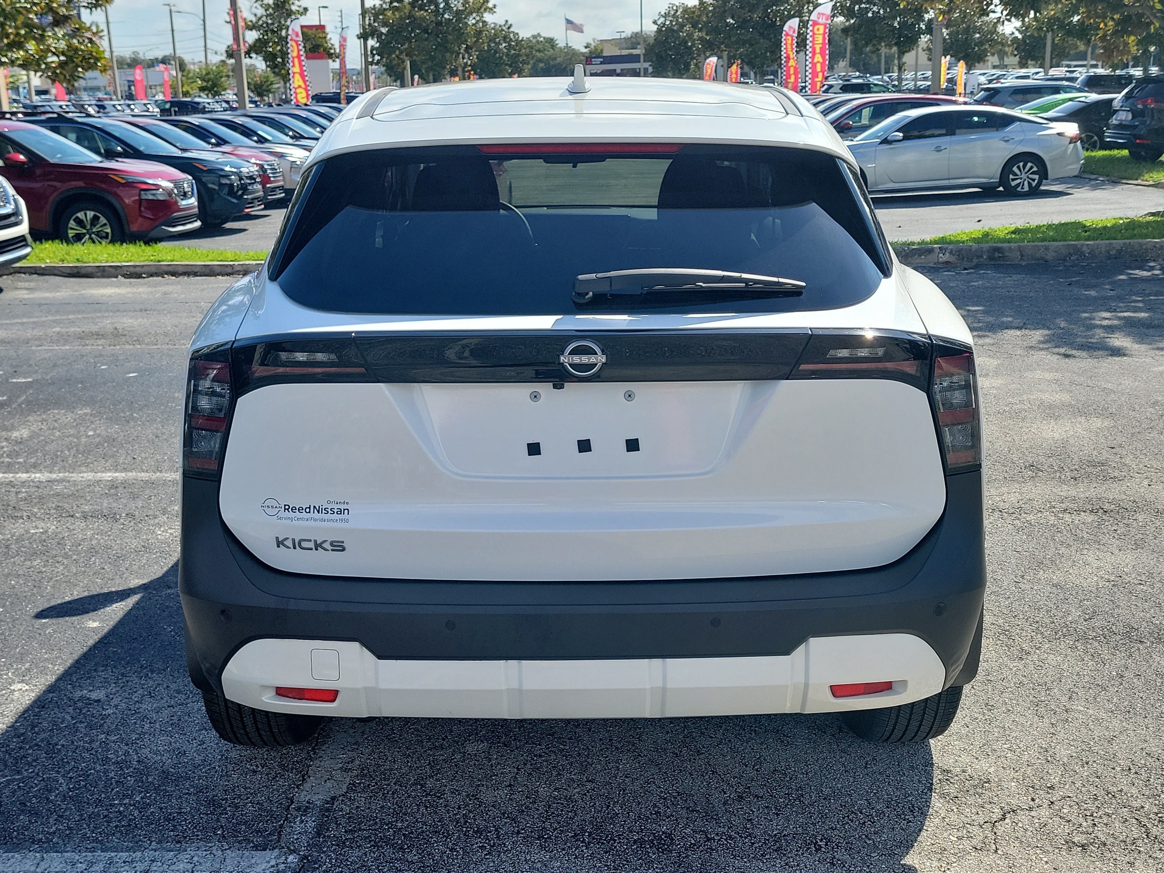 Certified 2025 Nissan Kicks SV FWD image 5