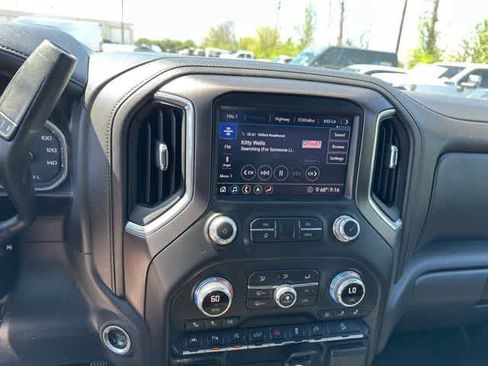 Used 2020 GMC Sierra 1500 AT4 w/ Off-Road Performance Package image 8
