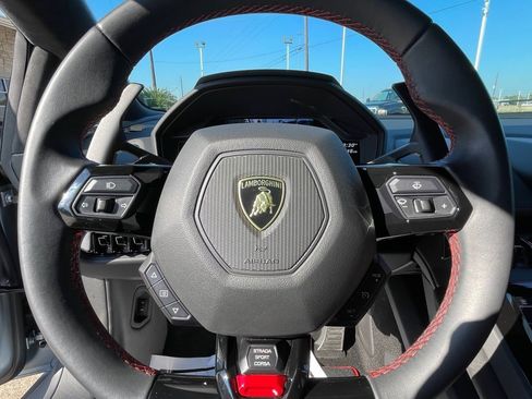 Used 2020 Lamborghini Huracan EVO image 20