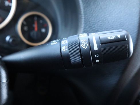 Used 2014 Jeep Wrangler Unlimited Sahara image 31