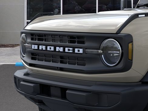 New 2025 Ford Bronco 4-Door AWD/4WD image 19