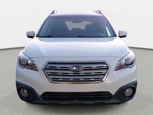 Used 2017 Subaru Outback 2.5i Premium image 2