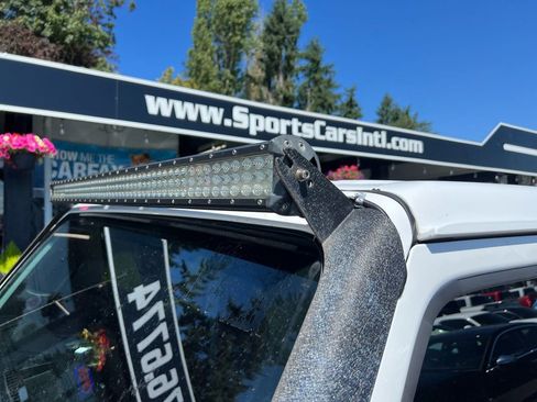 Used 2020 Jeep Gladiator Rubicon image 12