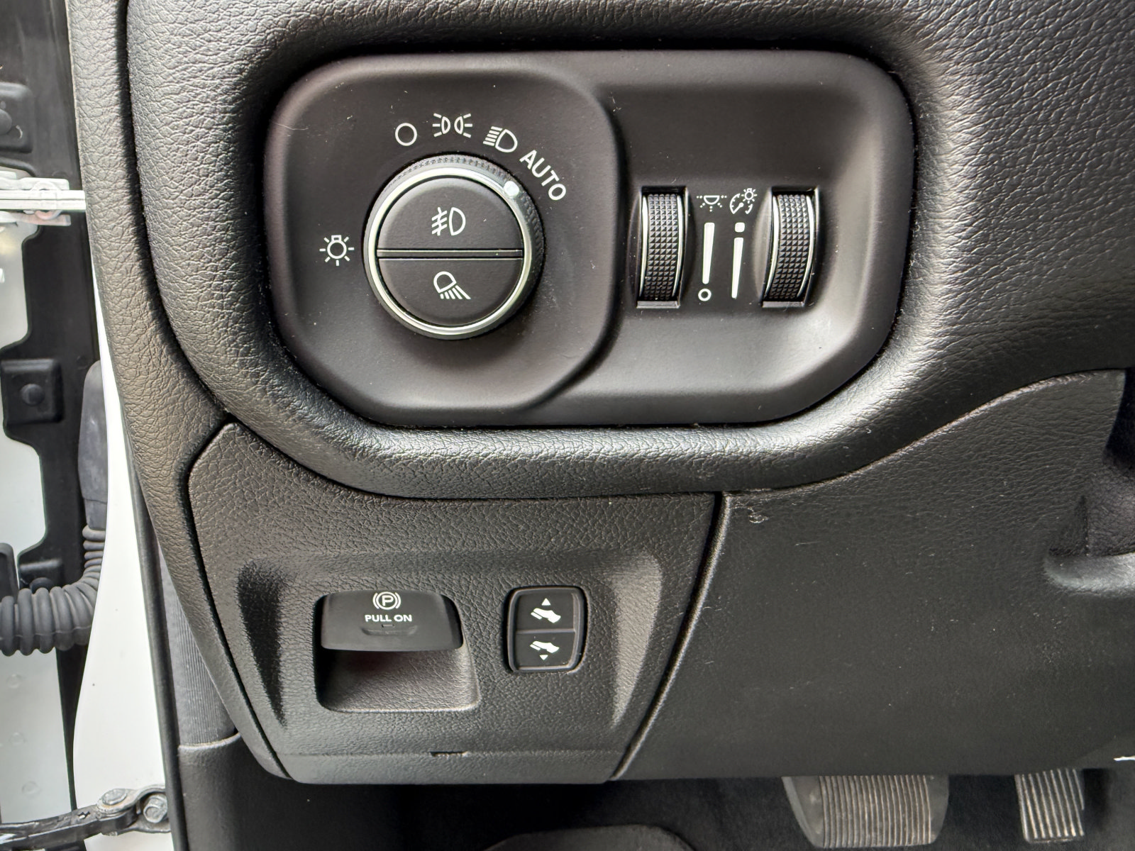 Used 2020 RAM 1500 Laramie AWD/4WD image 22