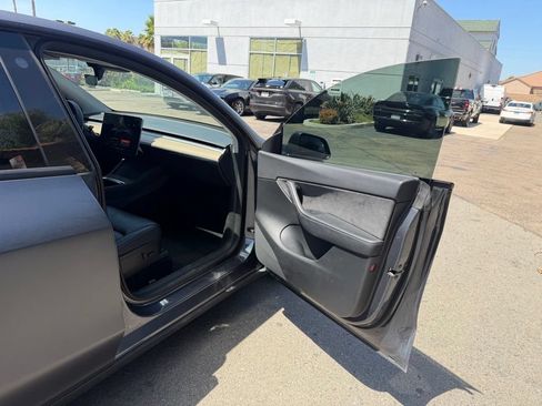 Used 2022 Tesla Model Y Performance AWD/4WD image 15