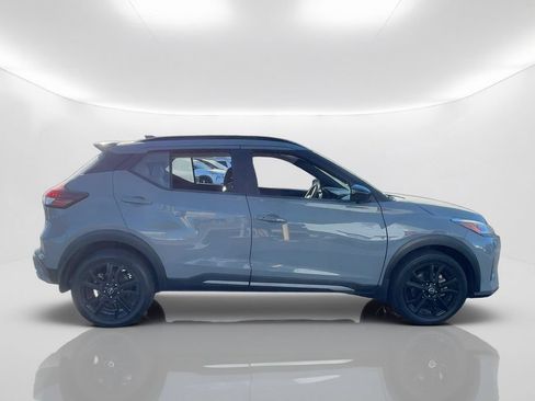 Used 2024 Nissan Kicks SR w/ SR Premium Package FWD image 4