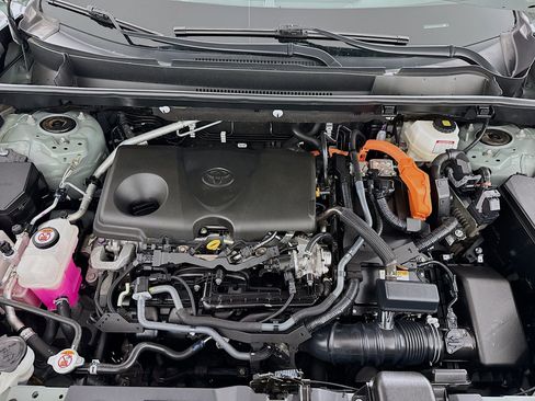 Certified 2022 Toyota RAV4 XLE AWD/4WD image 10