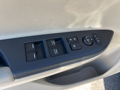 Used 2017 Honda Accord EX-L image 19