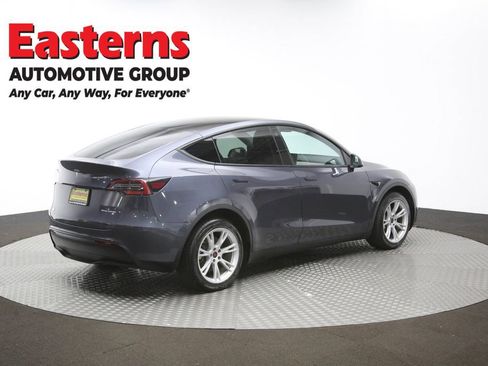 Used 2022 Tesla Model Y Long Range image 39