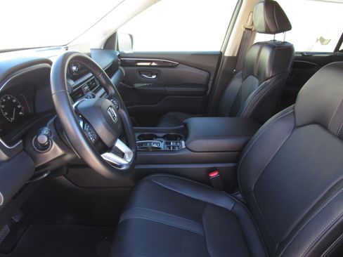 Certified 2025 Honda Pilot EX-L image 17