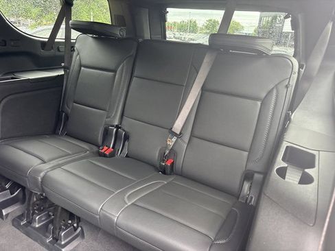 Used 2025 GMC Yukon XL Denali AWD/4WD image 19
