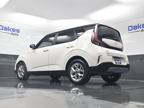 Certified 2024 Kia Soul S FWD image 40