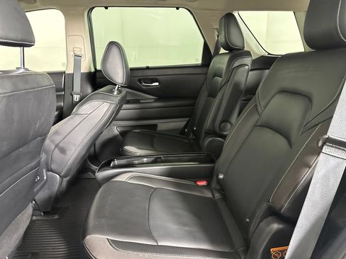 Used 2024 Nissan Pathfinder SL w/ SL Premium Package FWD image 27
