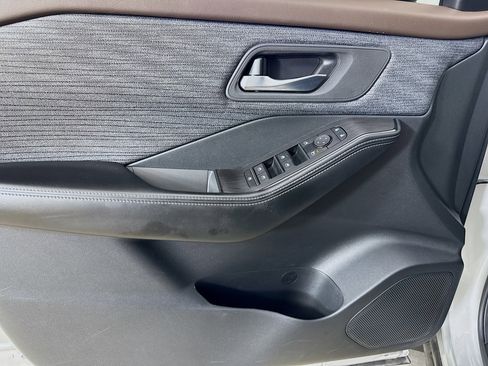 Used 2023 Nissan Rogue SV FWD image 18