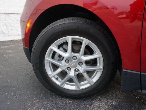Used 2024 Chevrolet Equinox LT FWD image 28